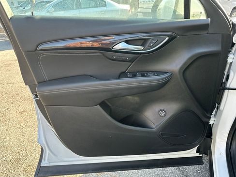 Used 2022 Buick Envision Essence w/ Safety Package image 10