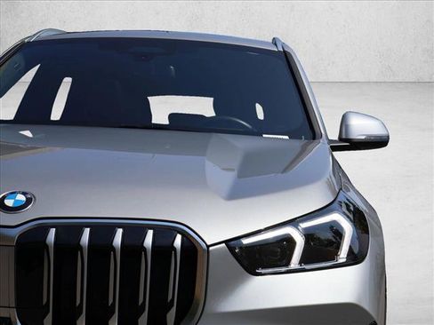 Used 2023 BMW X1 xDrive28i w/ Premium Package AWD/4WD image 2