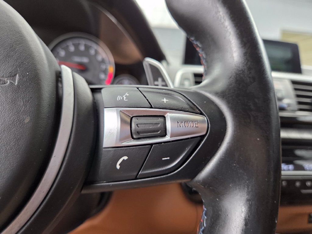 Used 2017 BMW M3 RWD image 32