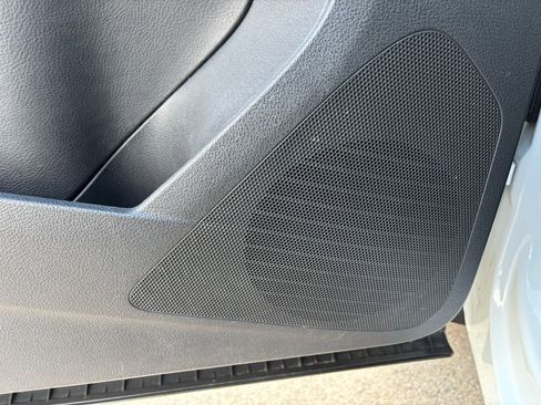 Used 2017 Volkswagen Tiguan S image 13