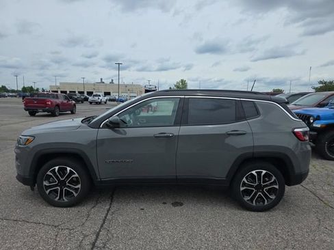Used 2023 Jeep Compass Limited AWD/4WD image 6