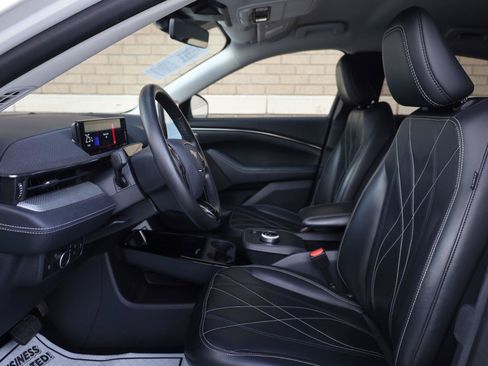 Used 2022 Ford Mustang Mach-E Select w/ Comfort/Technology Package RWD image 16
