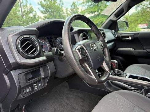 Used 2019 Toyota Tacoma TRD Off-Road w/ Technology Package RWD image 22