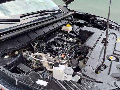 Used 2025 Nissan Pathfinder SV FWD image 47