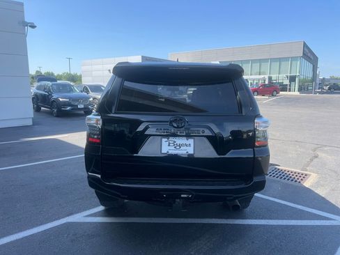 Used 2016 Toyota 4Runner SR5 Premium AWD/4WD image 3