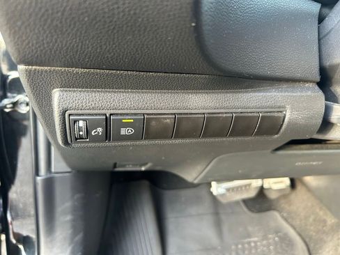 Used 2022 Toyota Corolla LE FWD image 16