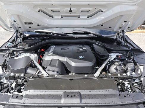 Used 2024 BMW 530i xDrive 530i xDrive w/ Premium Package image 22