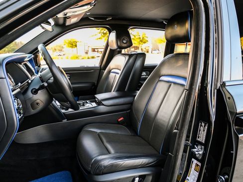 Used 2021 Rolls-Royce Cullinan image 32