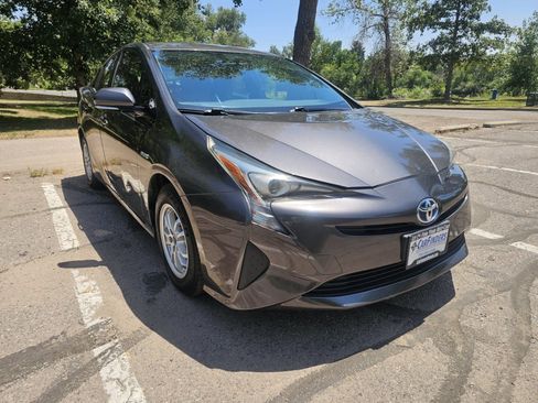 Used 2016 Toyota Prius Three FWD image 7