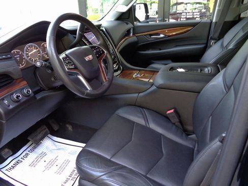 Used 2015 Cadillac Escalade ESV Luxury AWD/4WD image 10