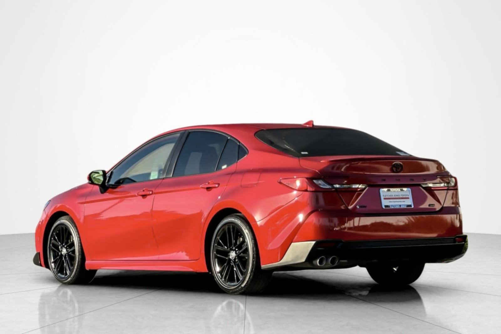 Certified 2025 Toyota Camry SE FWD image 3