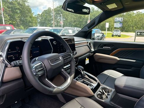 New 2024 GMC Canyon Denali w/ LPO, Denali Black Edition image 10