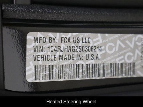 Used 2025 Jeep Grand Cherokee Altitude image 25