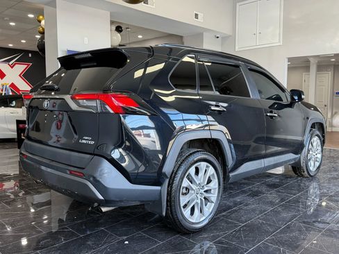 Used 2019 Toyota RAV4 Limited w/ Advanced Technology Package image 6