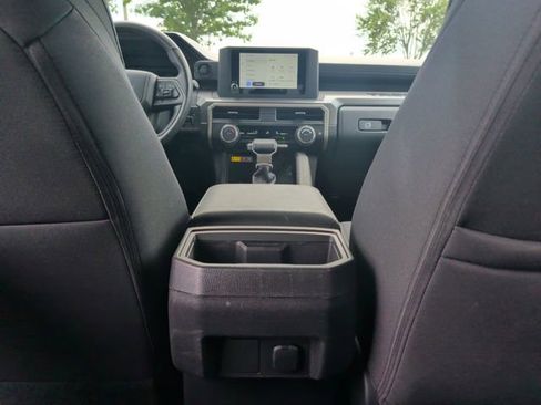 Used 2024 Toyota Tacoma SR5 w/ SR5 Upgrade Package AWD/4WD image 31