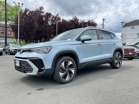 New 2026 Volkswagen Taos SE AWD/4WD image 4