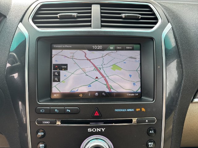 Used 2016 Ford Explorer Limited w/ Equipment Group 301A AWD/4WD image 18