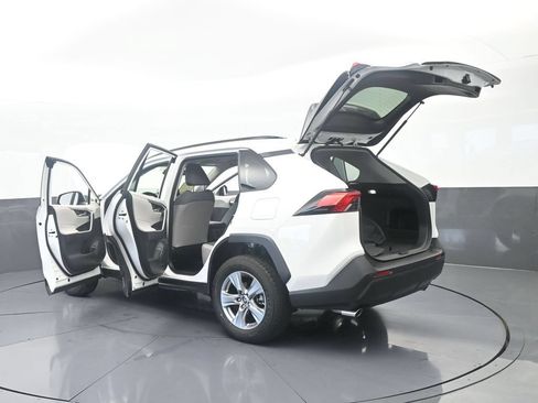 Used 2024 Toyota RAV4 XLE AWD/4WD image 71