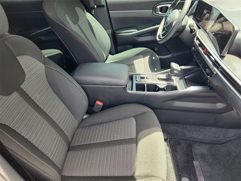 New 2025 Kia Sorento LX image 8