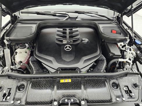 Certified 2023 Mercedes-Benz GLS 580 4MATIC image 17