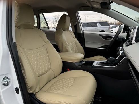 Used 2023 Toyota RAV4 XLE image 31
