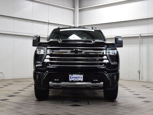 Used 2024 Chevrolet Silverado 2500 High Country w/ Technology Package AWD/4WD image 2