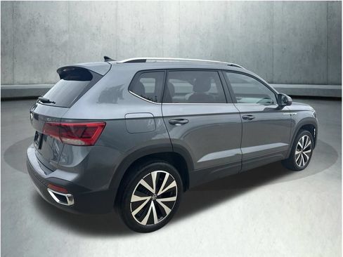 Used 2024 Volkswagen Taos SE FWD image 5