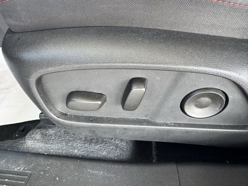 Used 2025 Chevrolet Equinox RS w/ Convenience Package III image 20