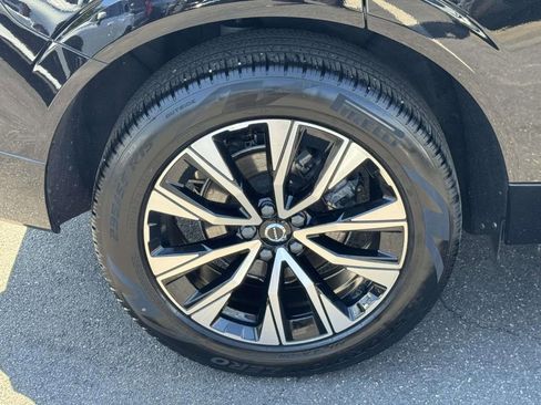 Used 2024 Volvo XC60 B5 Plus w/ Protection Package Premier AWD/4WD image 6