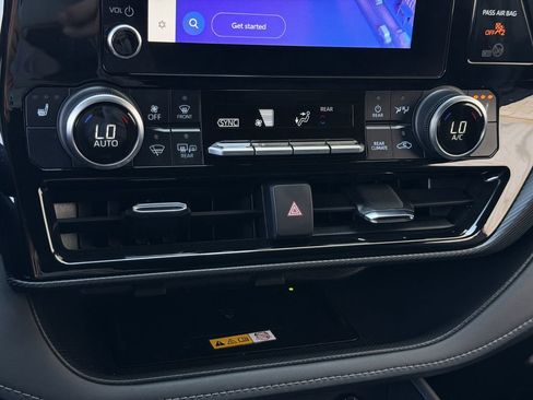 Used 2024 Toyota Highlander XSE FWD image 21