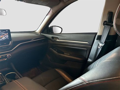 Used 2024 Nissan Altima 2.5 SR w/ SR Premium Package image 23