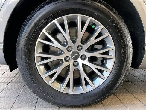 Used 2024 Genesis GV80 2.5T AWD/4WD image 30