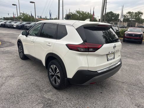 Certified 2023 Nissan Rogue SV FWD image 8