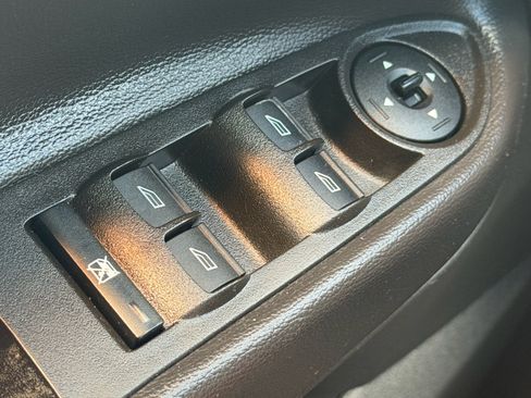 Used 2017 Ford Escape SE AWD/4WD image 20