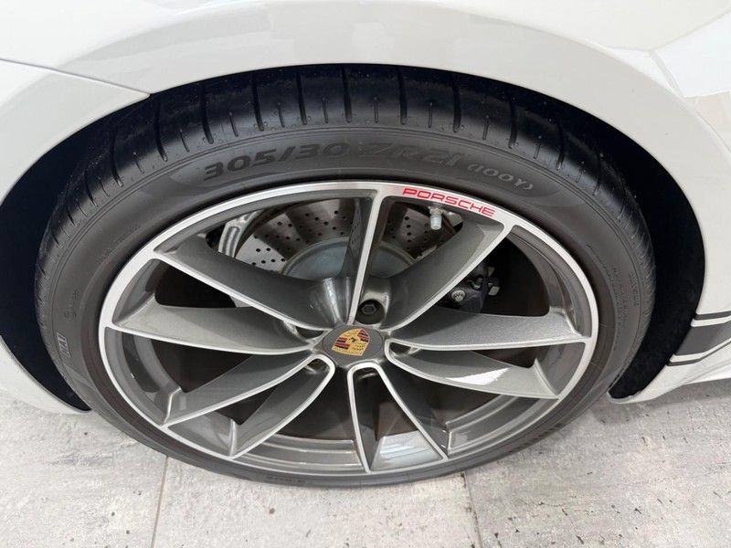 Used 2024 Porsche 911 Carrera w/ Premium Package RWD image 8