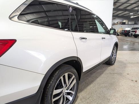 Used 2017 Honda Pilot Touring image 3