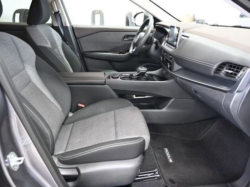 Used 2021 Nissan Rogue S image 11