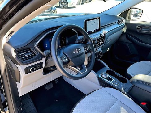 Used 2025 Ford Escape Active AWD/4WD image 32