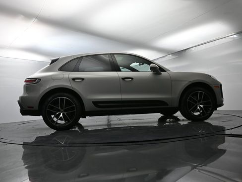 Used 2023 Porsche Macan image 53
