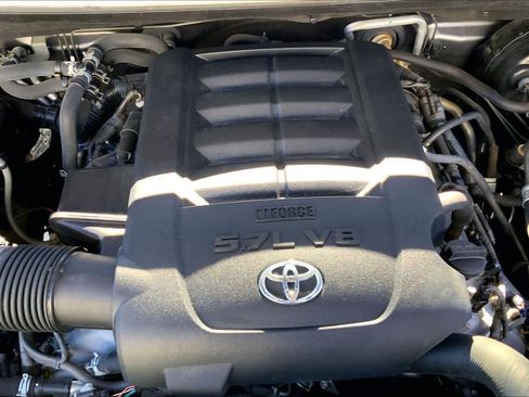 Used 2016 Toyota Sequoia SR5 image 31