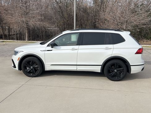 Certified 2023 Volkswagen Tiguan SE R-Line image 7