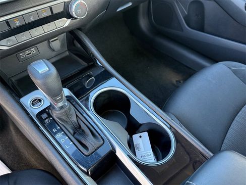 Used 2024 Nissan Altima 2.5 SV image 19