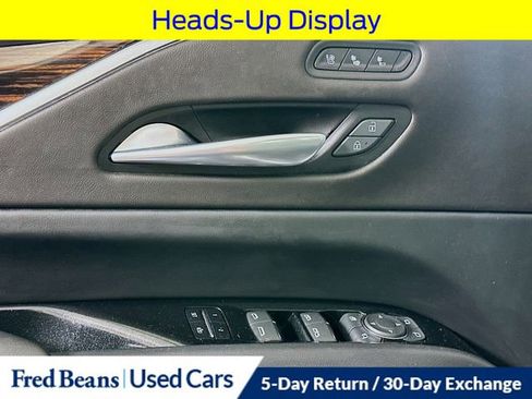 Used 2023 Cadillac Escalade ESV Premium Luxury AWD/4WD image 23