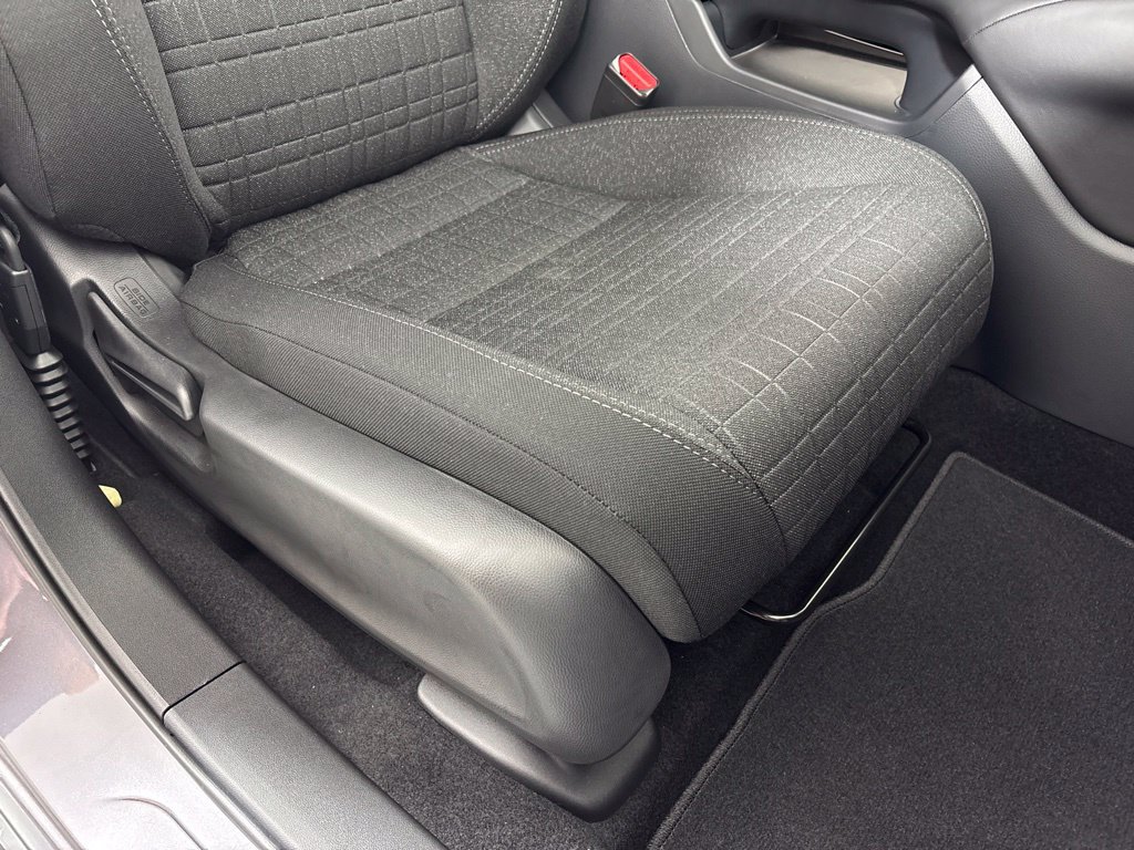 Used 2027 Honda HR-V LX image 15