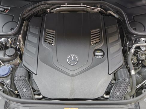 Used 2019 Mercedes-Benz Maybach S 560 4MATIC image 27