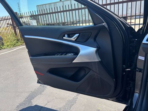 Used 2025 Genesis G70 2.5T RWD image 18