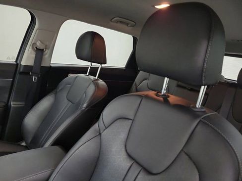 Certified 2022 Kia Sorento S FWD image 20