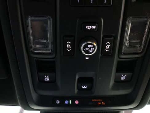 Used 2024 Cadillac Escalade ESV V w/ Heavy-Duty Trailer Package AWD/4WD image 95