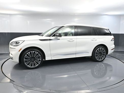 Used 2023 Lincoln Aviator Black Label w/ Dynamic Handling Package AWD/4WD image 11
