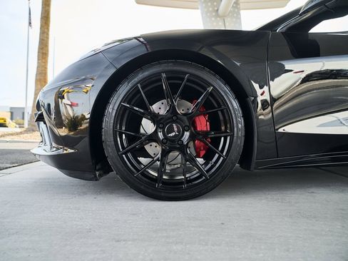 Used 2022 Chevrolet Corvette Stingray Convertible w/ 1LT image 3